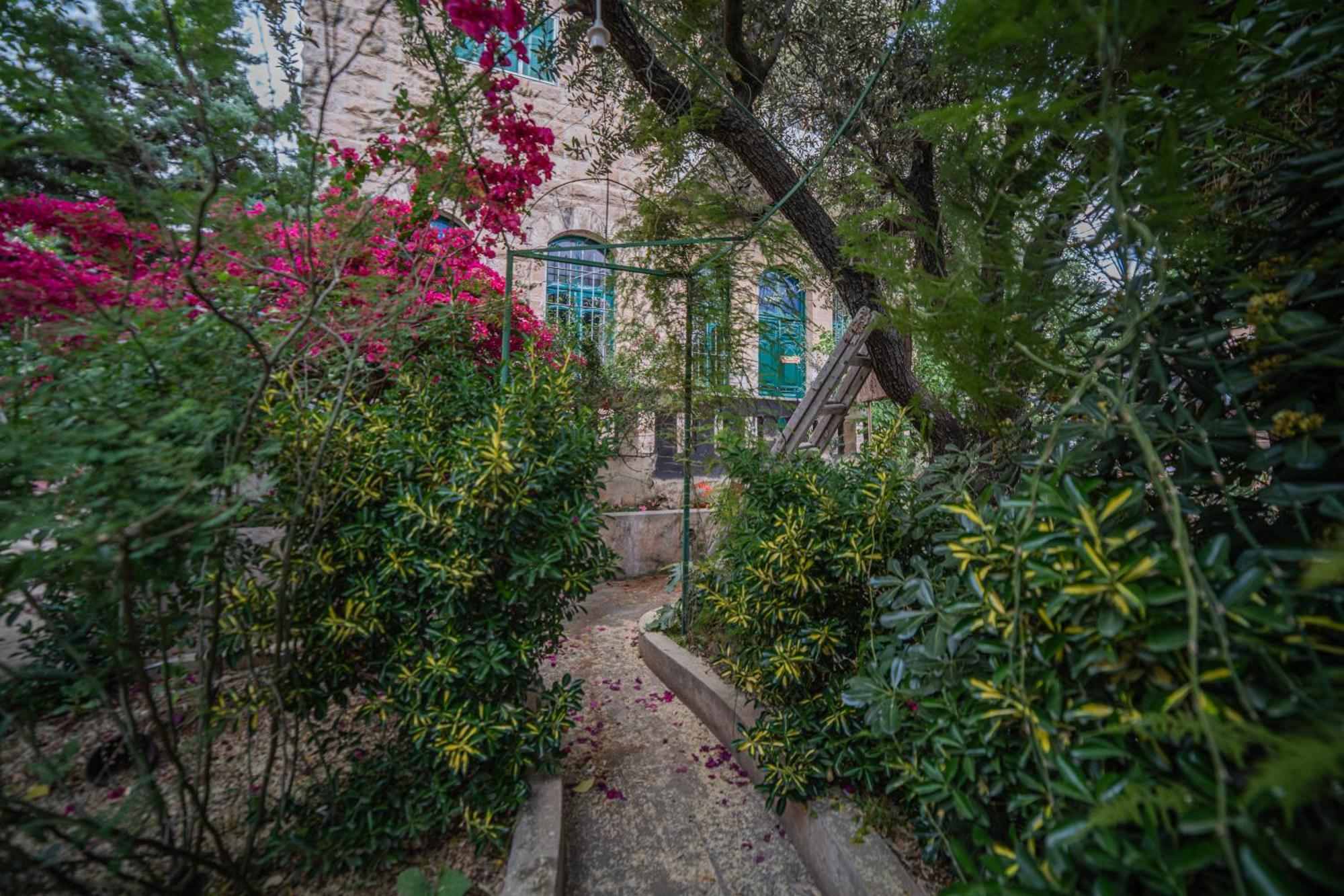 Central House With Beautiful Garden Amman Buitenkant foto